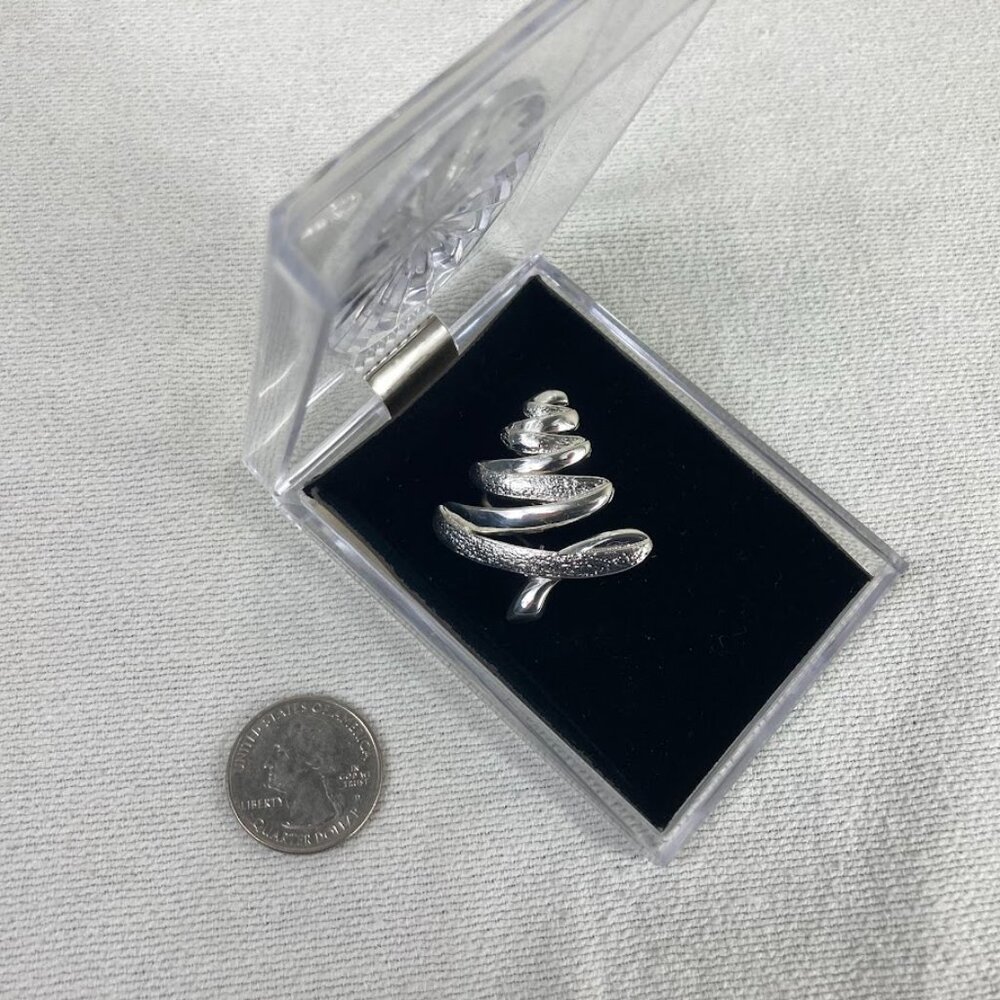Silver Swirl Christmas Tree Brooch Pin in Display Box Vintage Holiday Jewelry - Picture 3 of 8